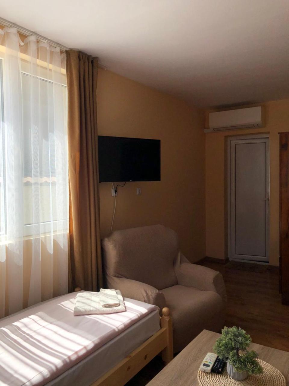 Holiday guest house KEMO