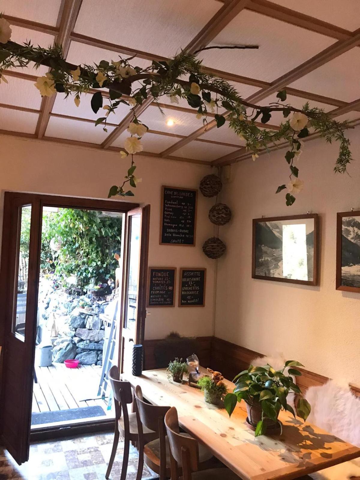 Auberge Restaurant les Aiguilles Rouges