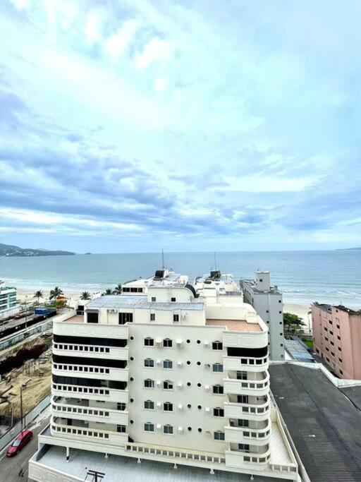 Luxo e Conforto próximo ao mar com 3 suítes