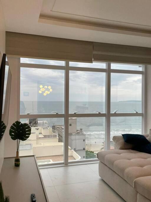 Luxo e Conforto próximo ao mar com 3 suítes