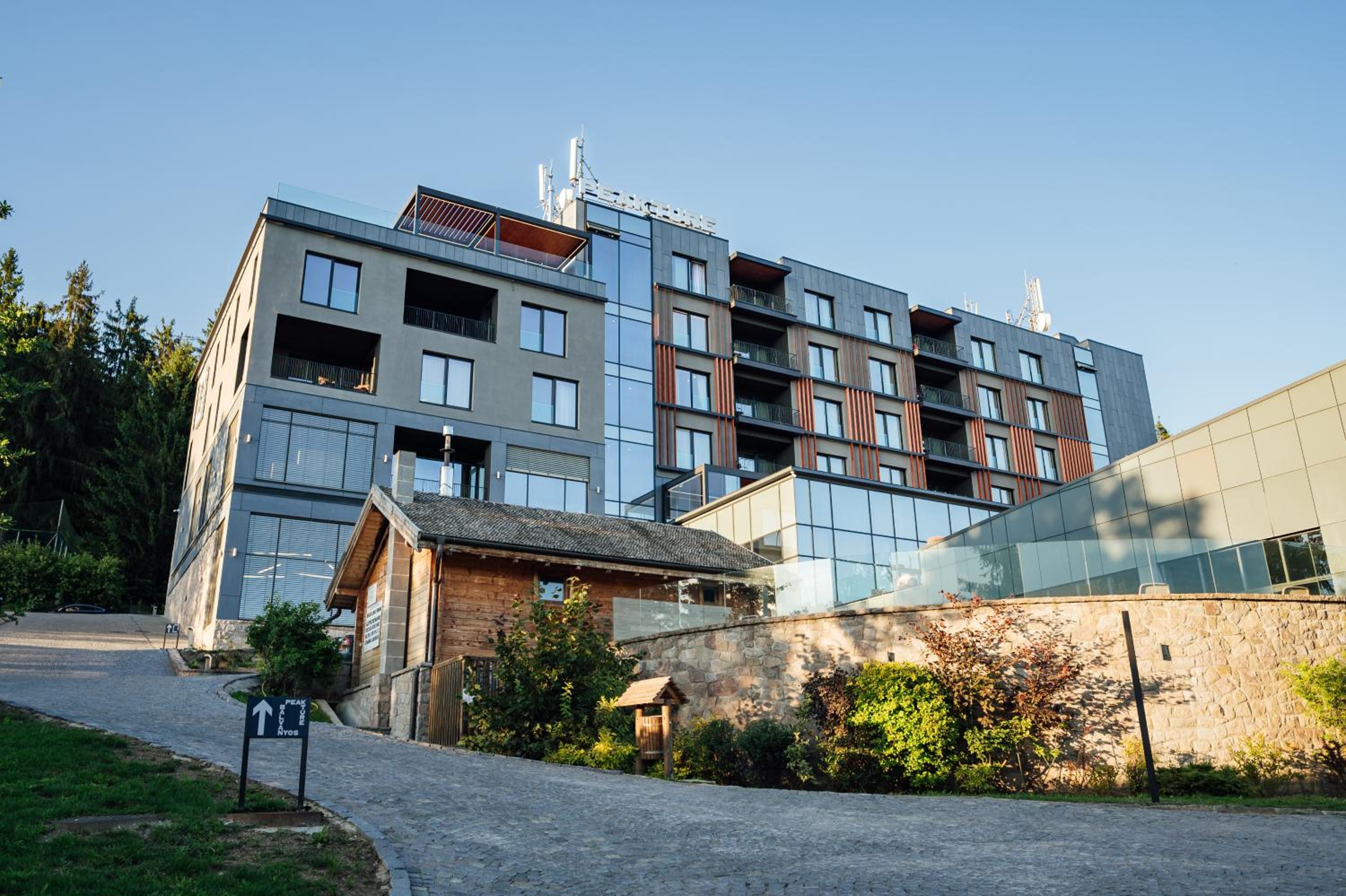 Hotel Peakture Hotel Balvanyos - Image 1