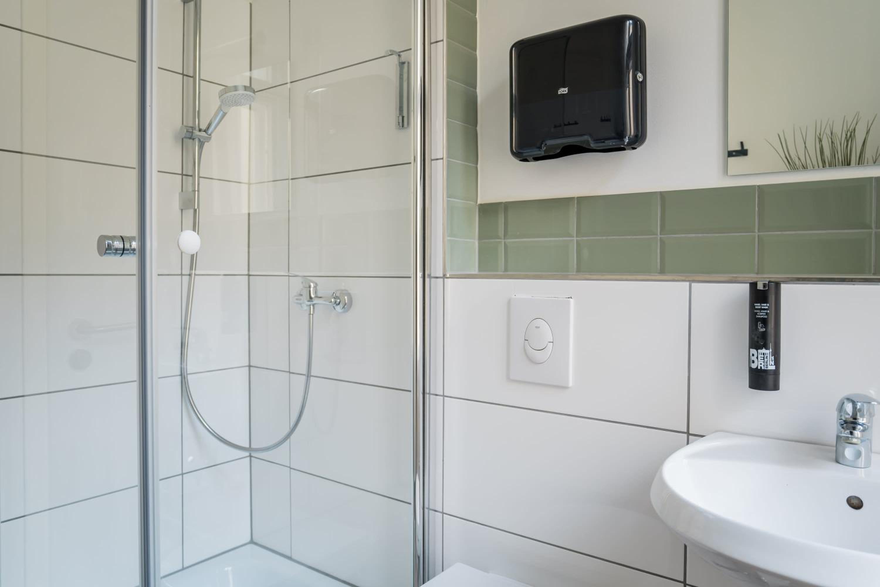 LUXURY at Rosenthaler Platz