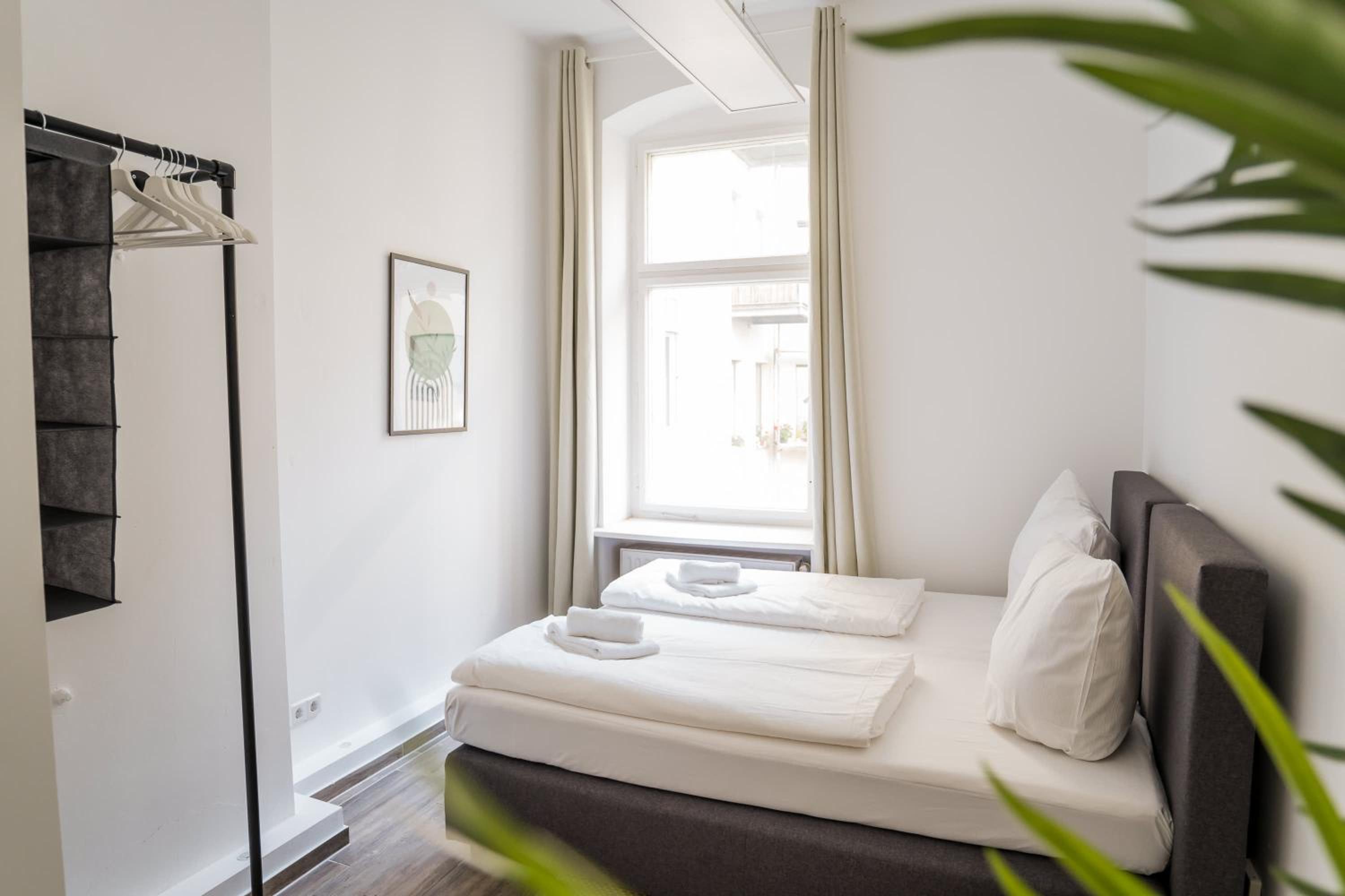 LUXURY at Rosenthaler Platz