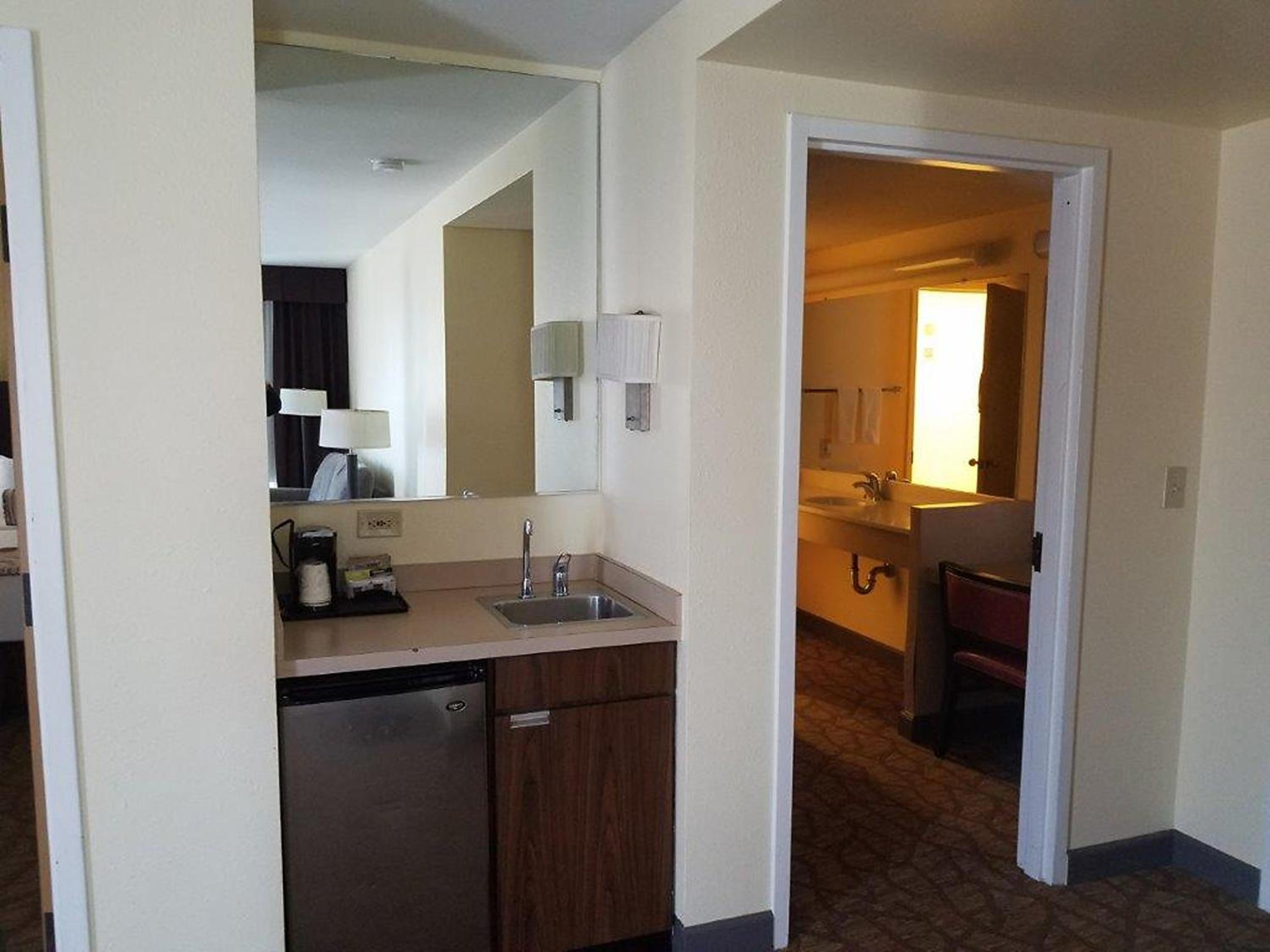 Van Nuys Vacations - Airtel Plaza Hotel - Property Image 33
