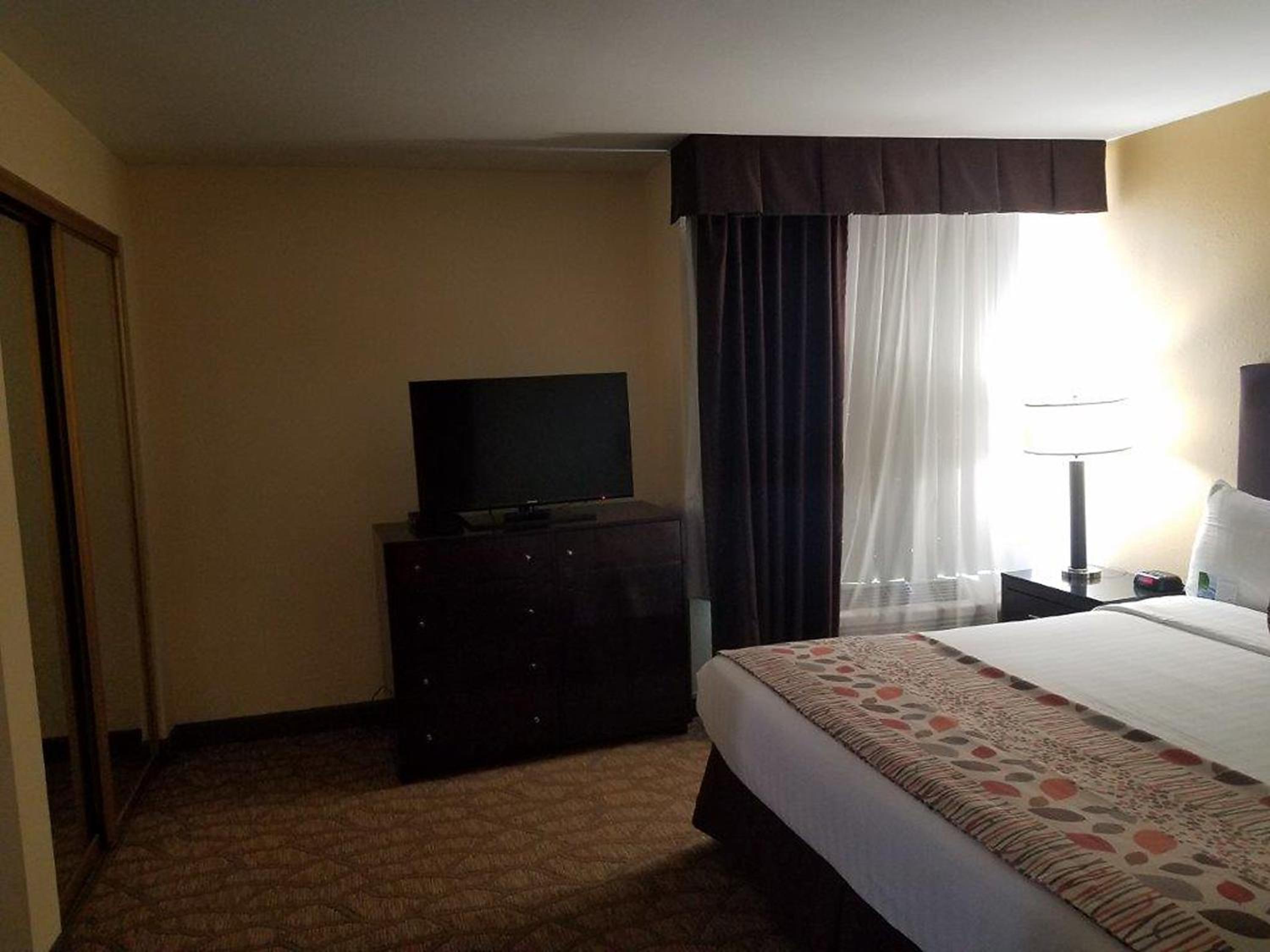 Van Nuys Vacations - Airtel Plaza Hotel - Property Image 31