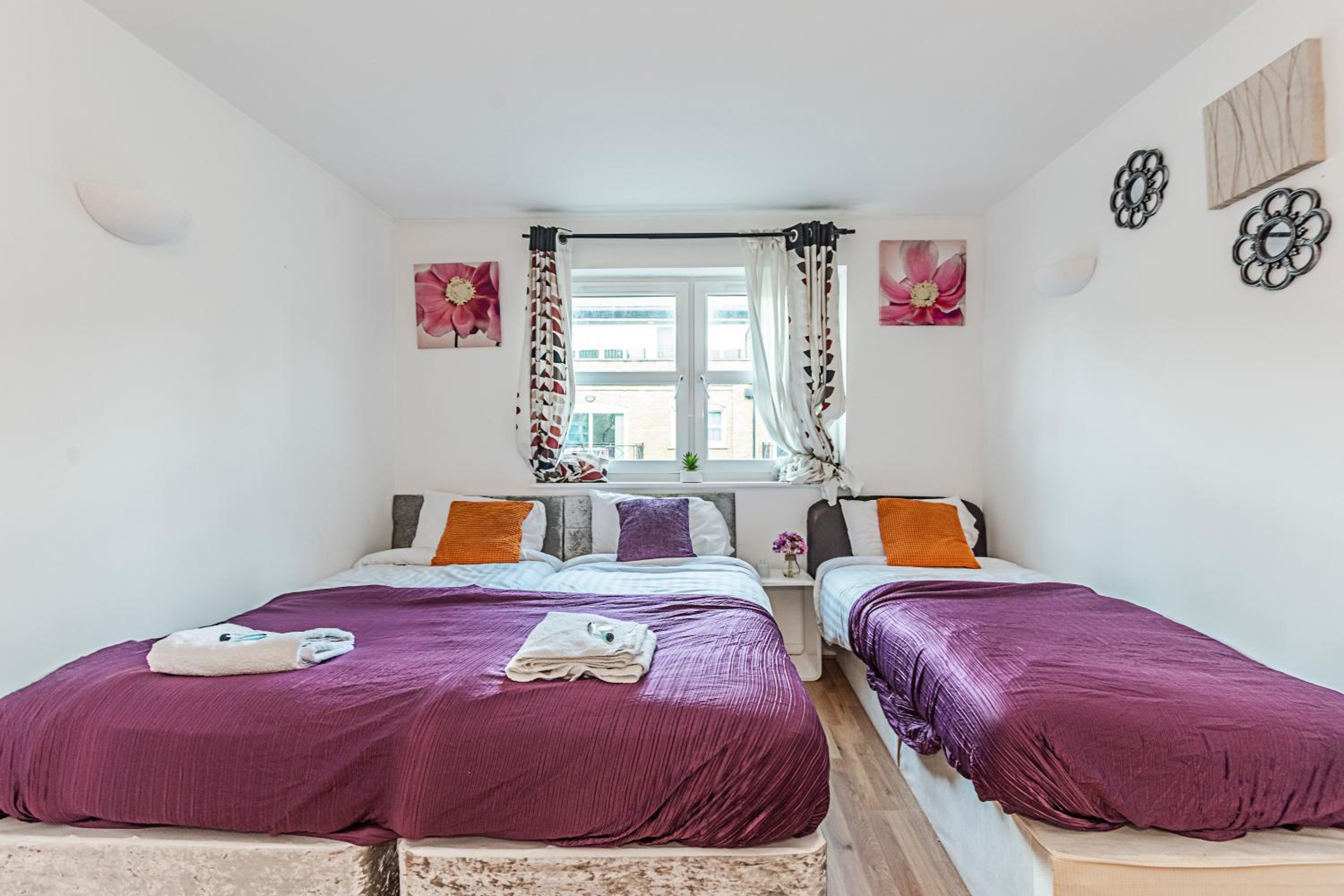 Heads on Bed- London Excel Royal Victoria Dock O2