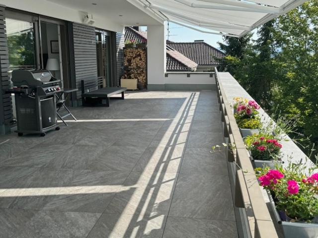 Ferienwohnung - Penthauswohnung Albblick, traumhafter Ausblick, ruhige Lage