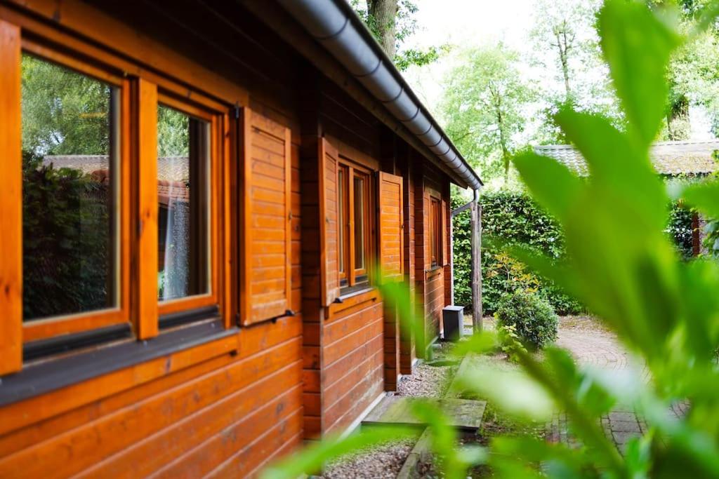 Huisdiervriendelijk houten huisje in het groen view 2