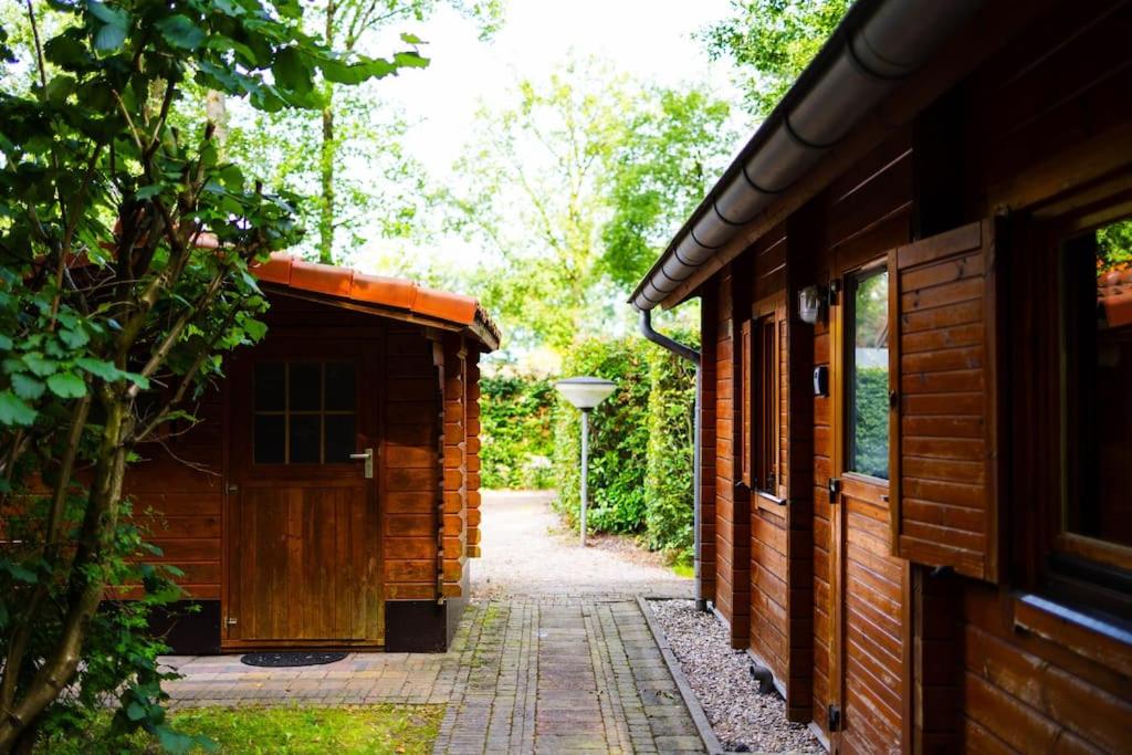 Huisdiervriendelijk houten huisje in het groen view 3