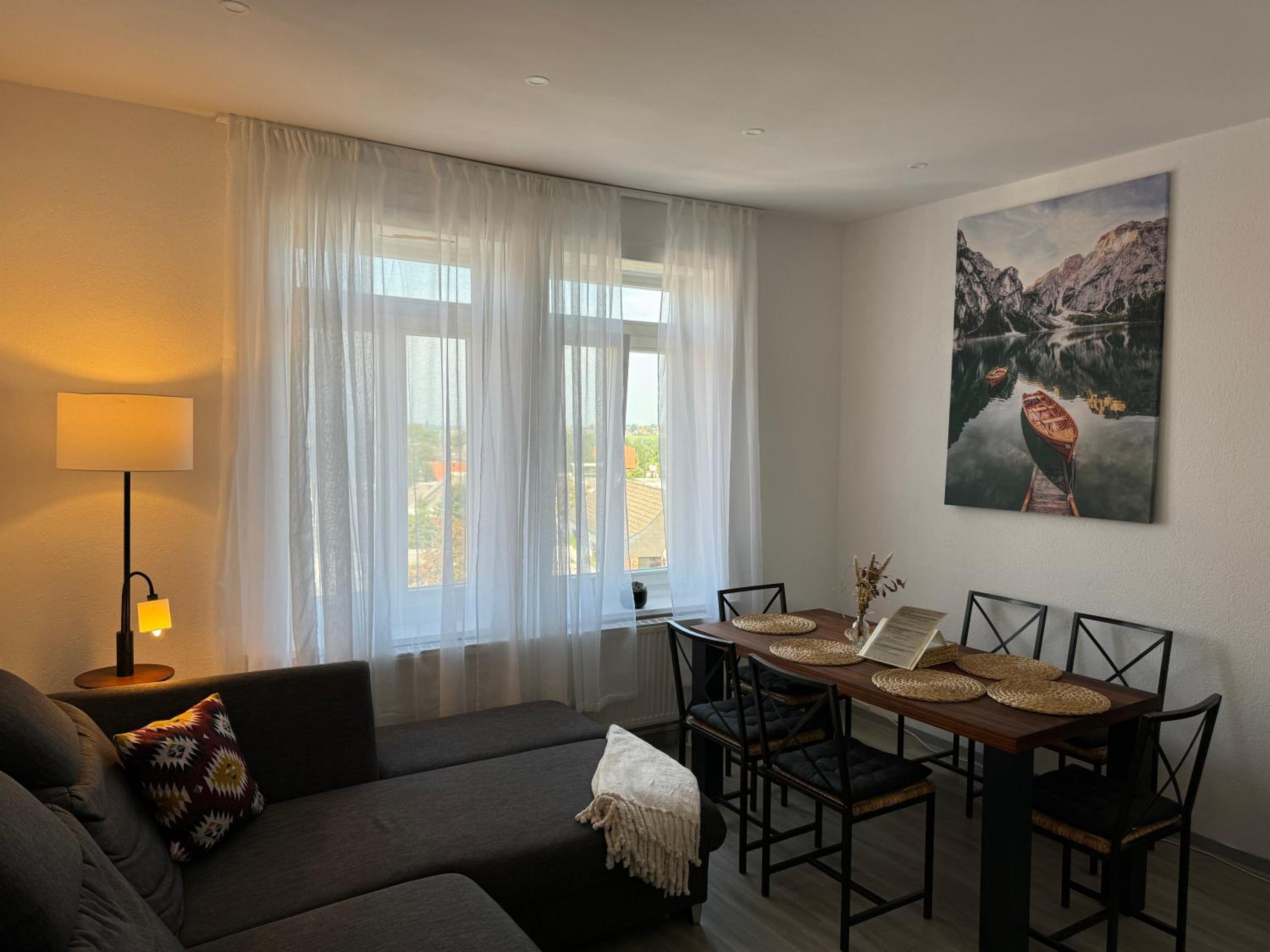 Charmante 4 Zimmer Apartment Contactless Check-in historische Stadtzentrum