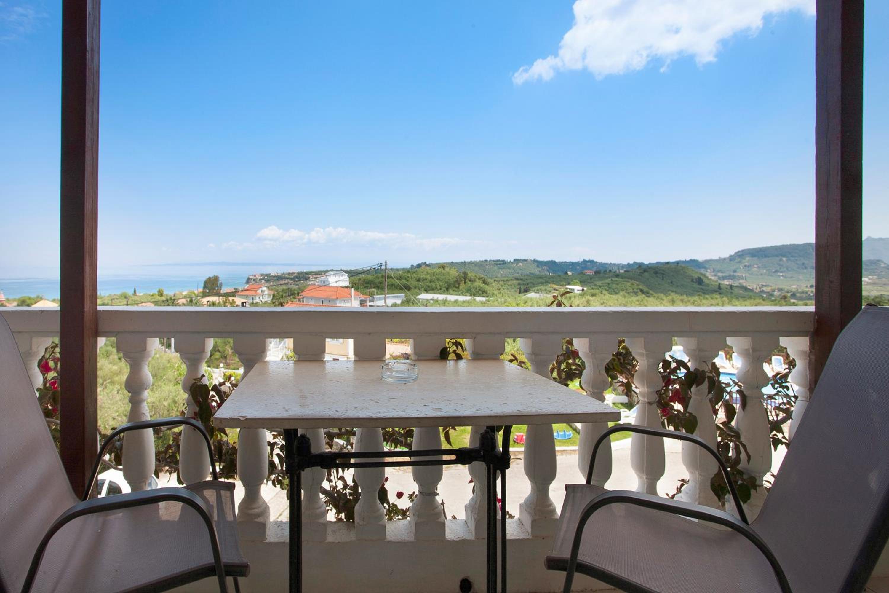 Zante View Family Studio 4 view 4