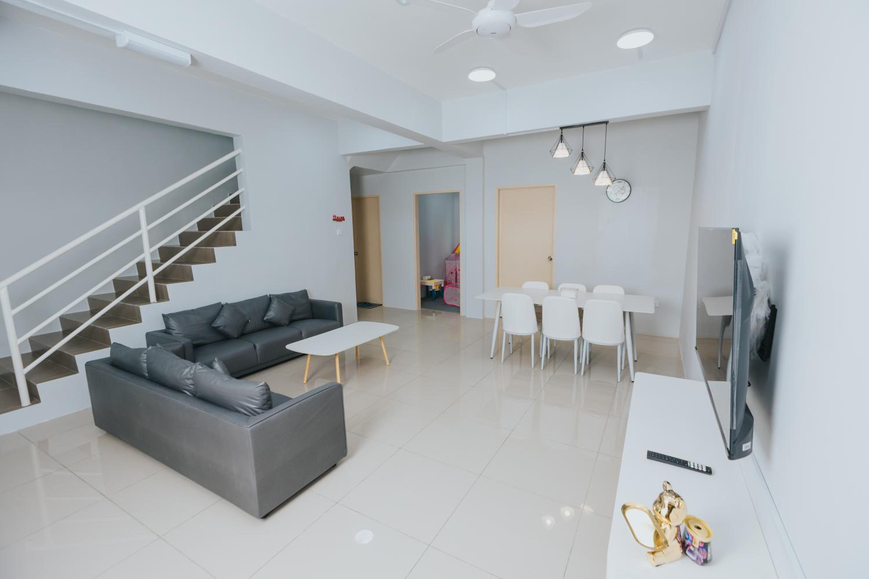 Kings Pine Residences Lot 16 Spacious Homestay Near Kundasang Ranau photo 2