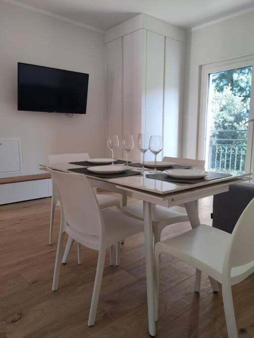 The Running Lake holiday apartment - Villa Olmo photo 3