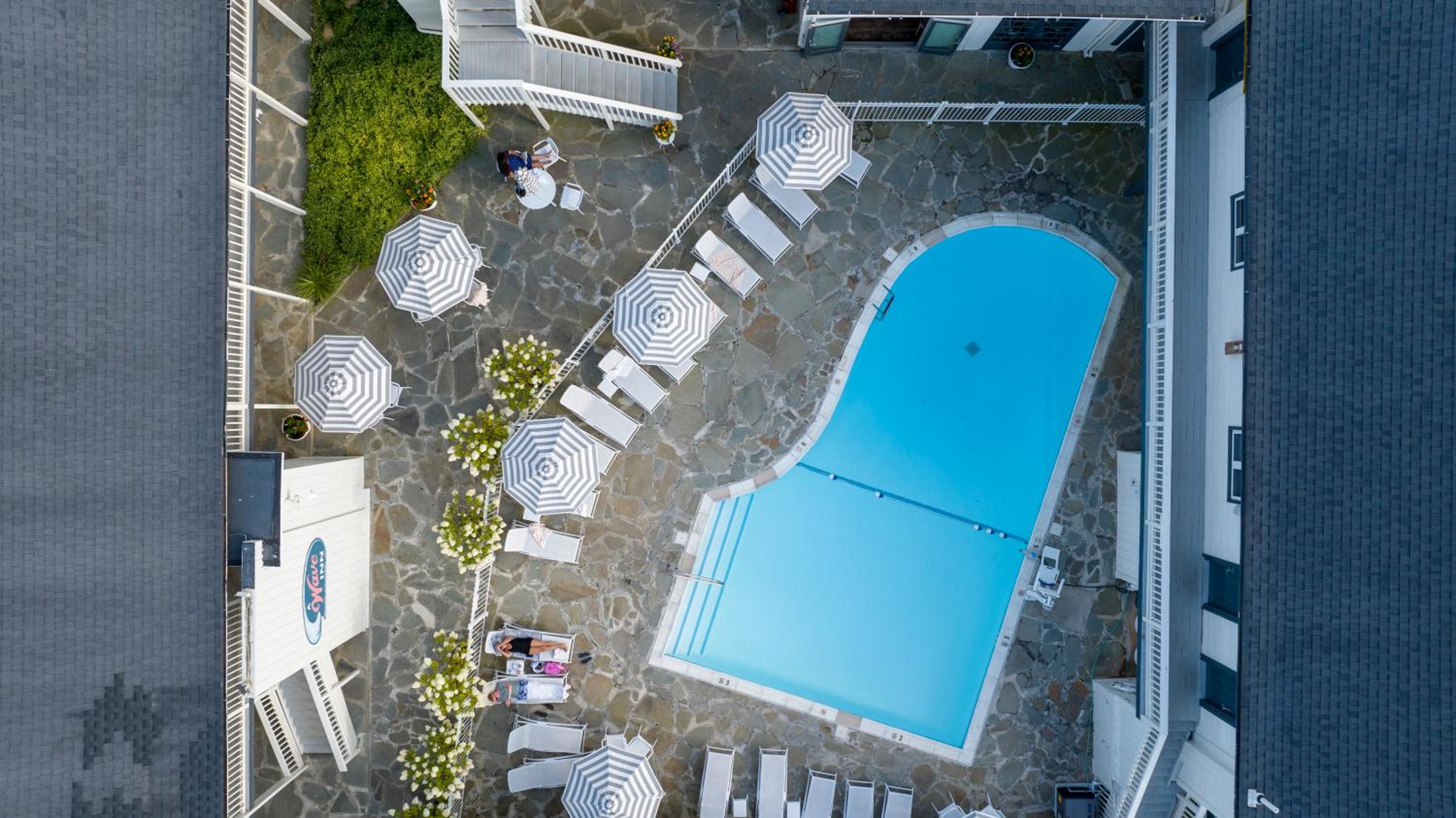 A Wave Inn - Montauk