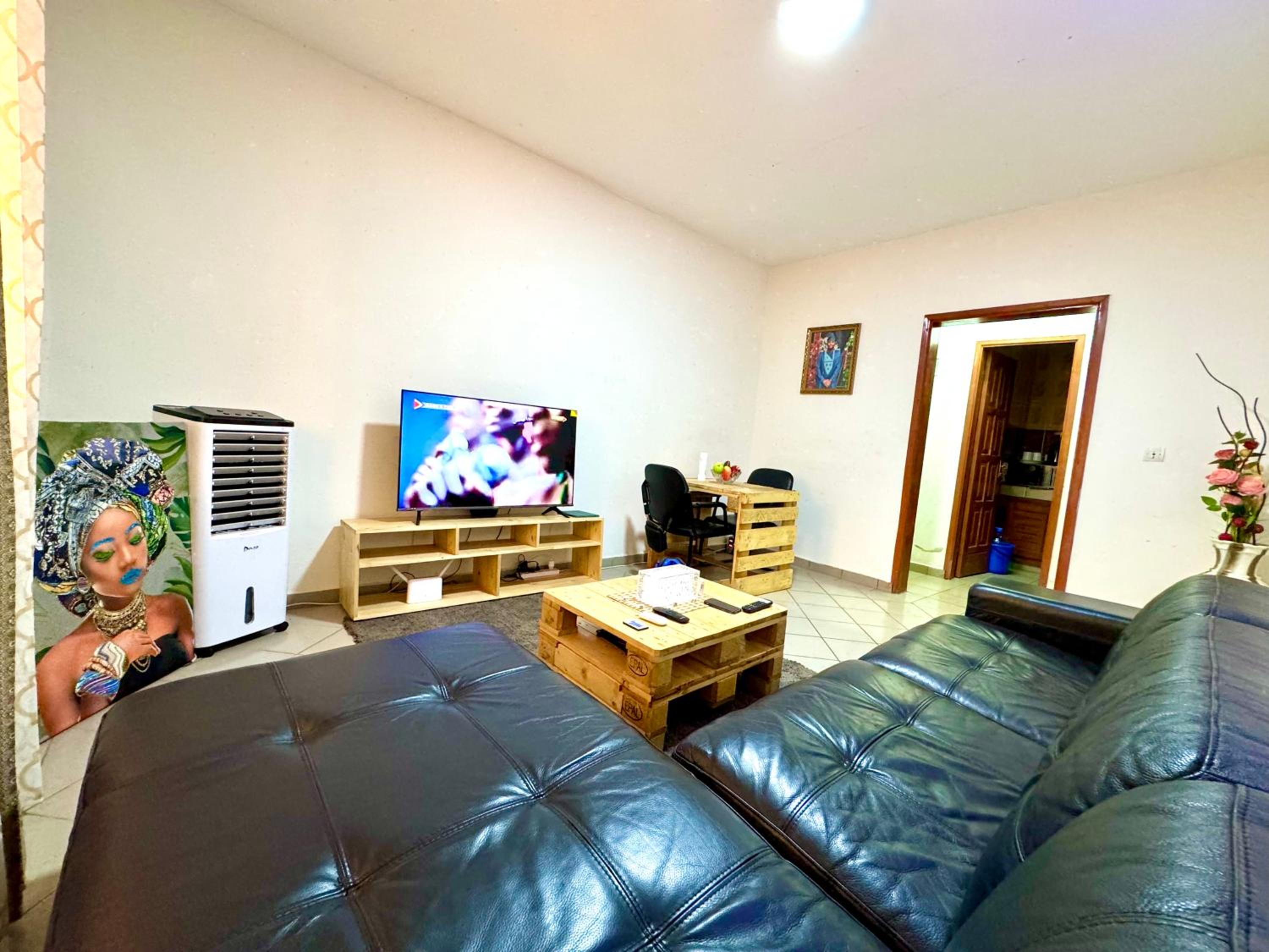 Big apartment Yaoundé 2 rooms