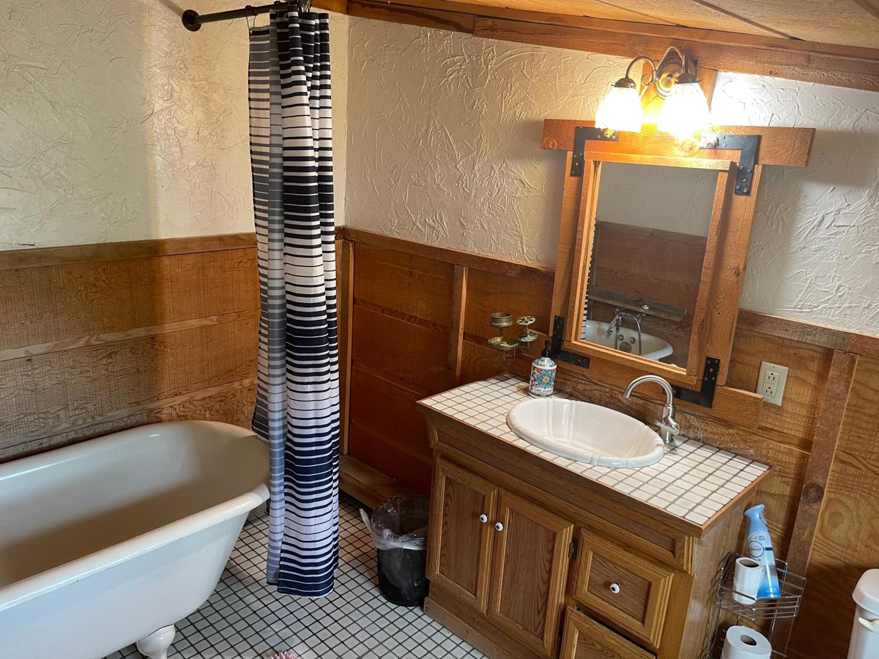 Cozy Cottage off Salmon River Tributary, in Town view 3