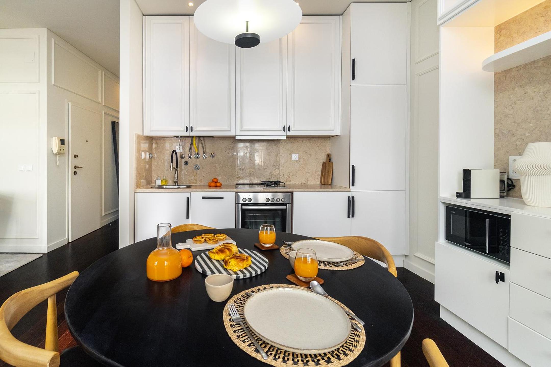 WHome Modern Retreat in Vibrant Bairro Alto view 2