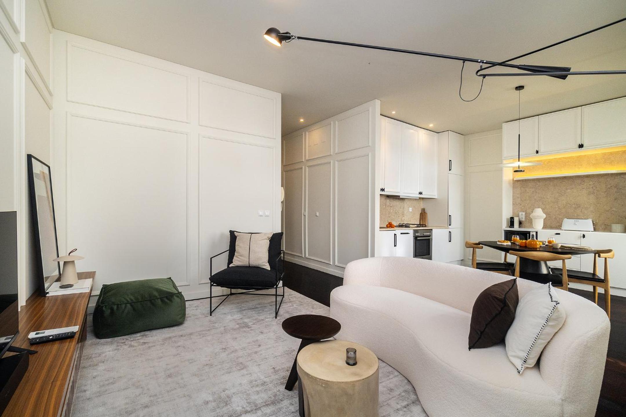 WHome Modern Retreat in Vibrant Bairro Alto view 3