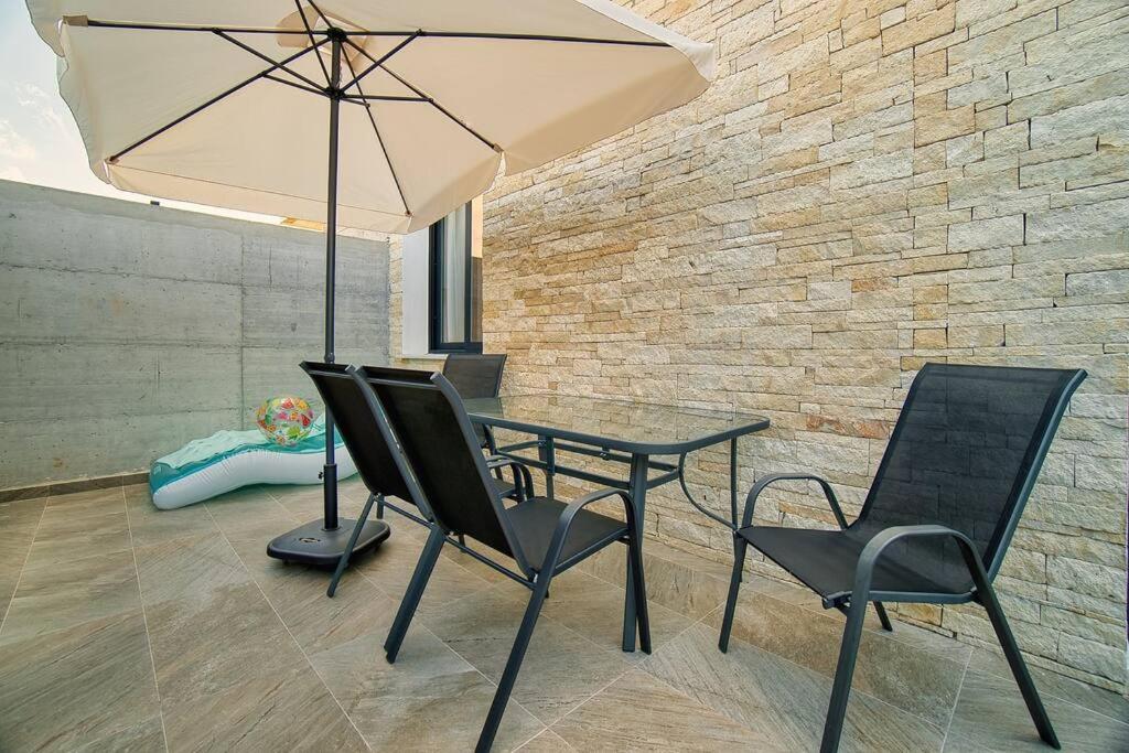 Starry Bay luxury home