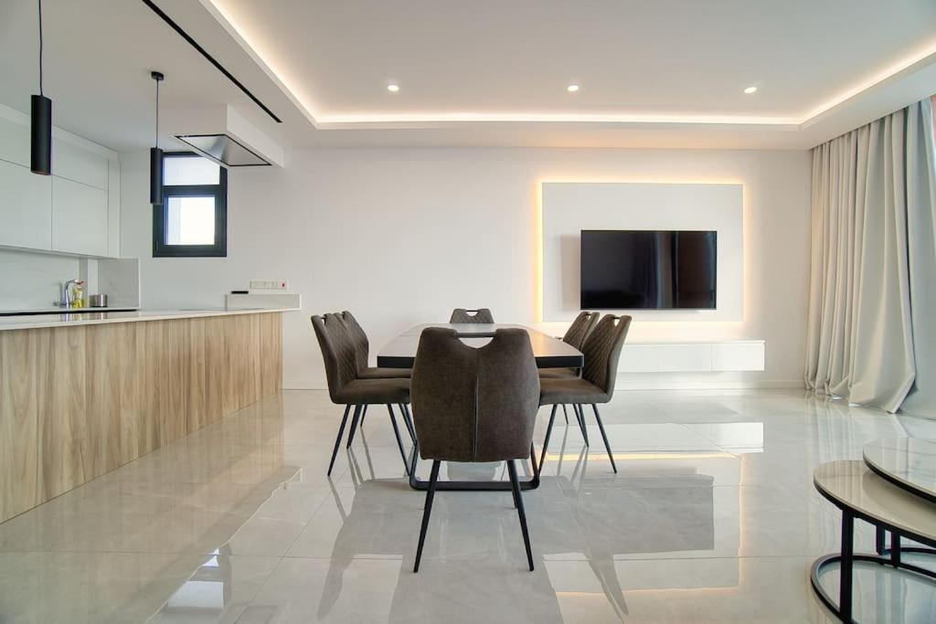 Starry Bay luxury home