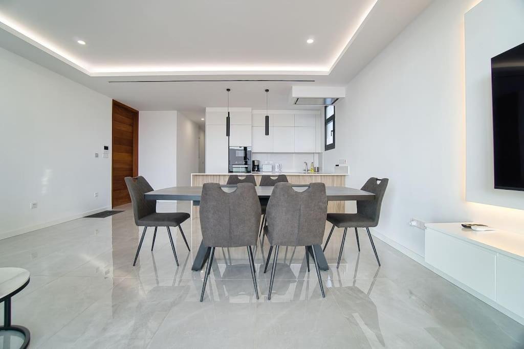 Starry Bay luxury home