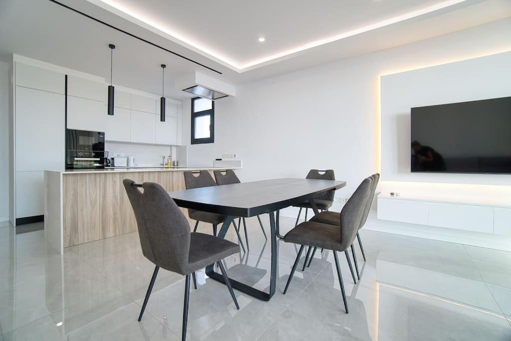 Starry Bay luxury home