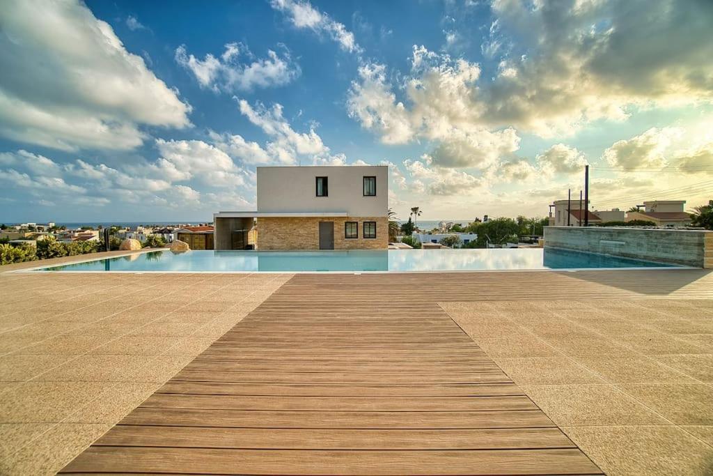 Starry Bay luxury home