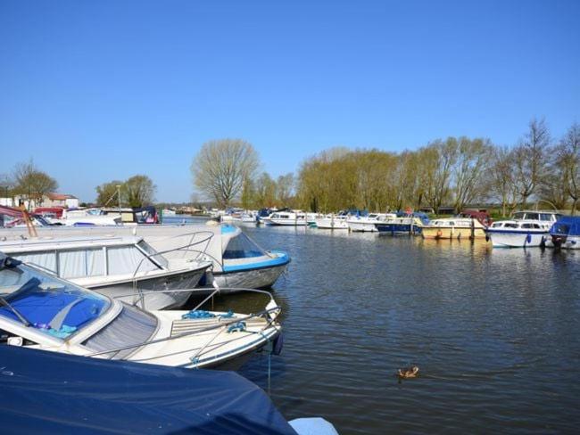 2 Bed in Geldeston HISN8 view 2