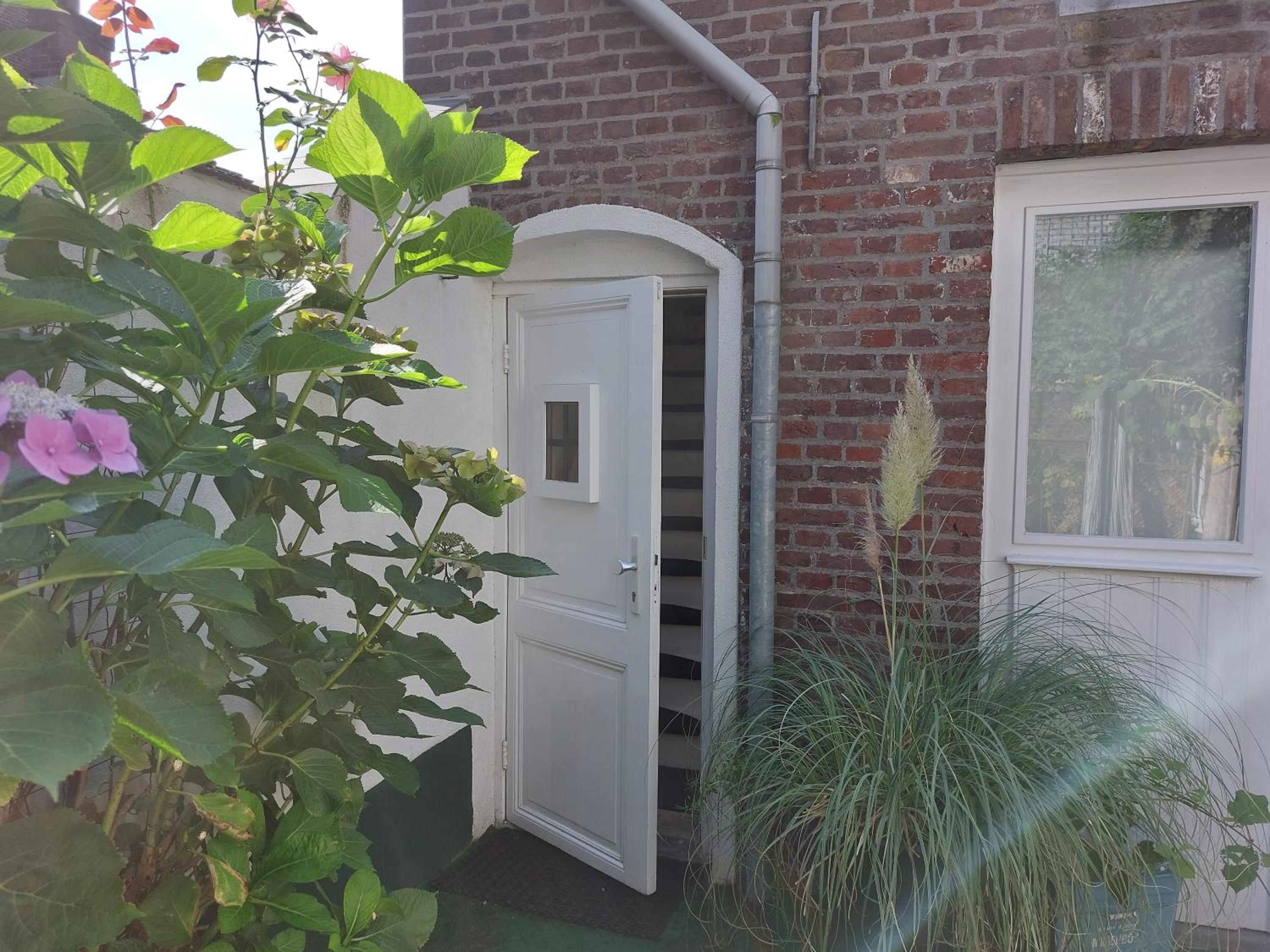 Singelachterhuis Roermond view 3