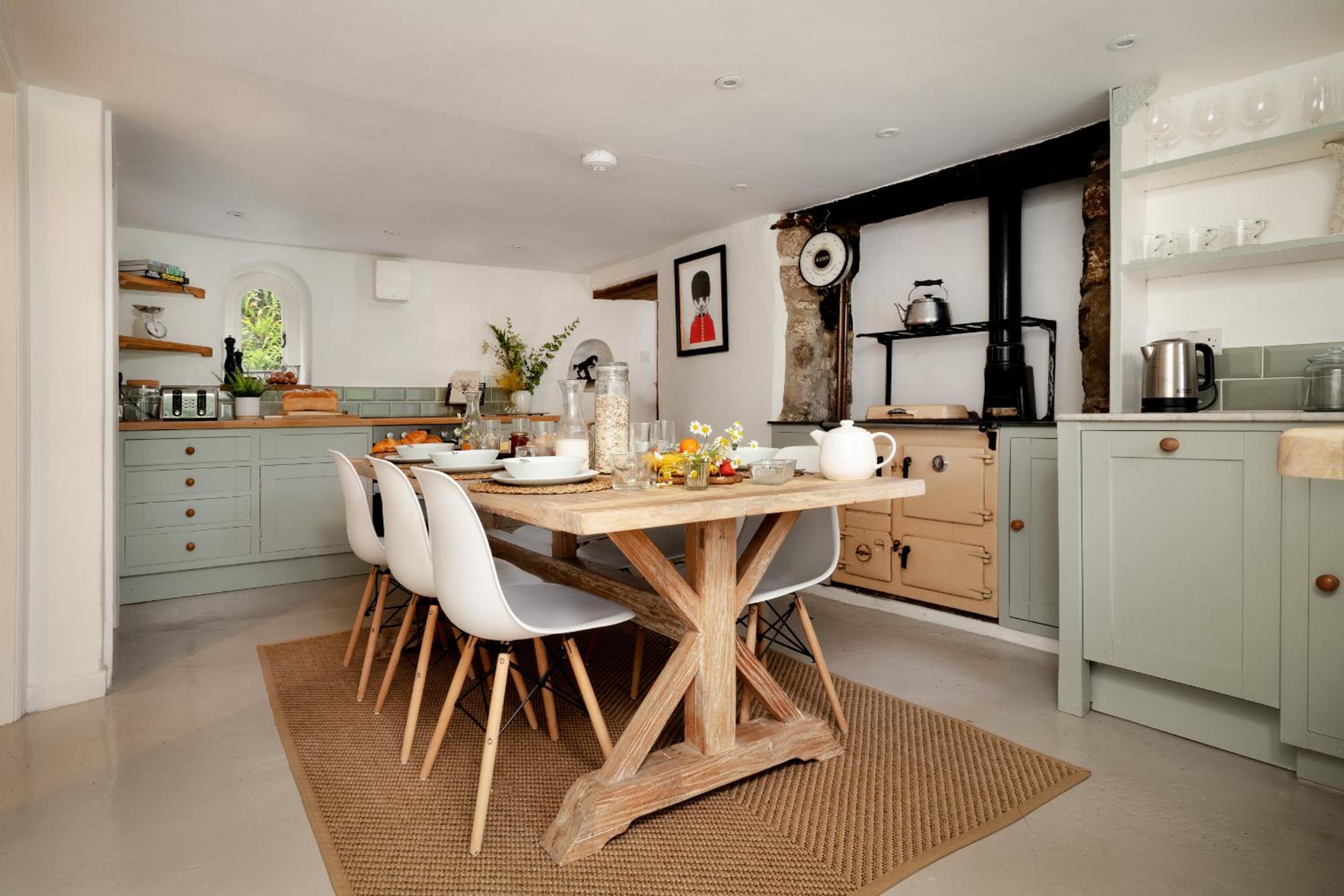 Weeke Brook - Quintessential thatched luxury Devon cottage