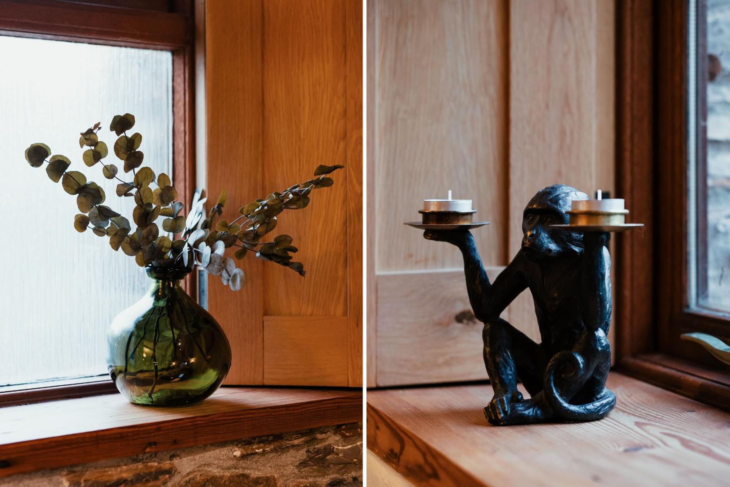 The Old Coach House - Converted barn with private garden parking and fireplace view 2