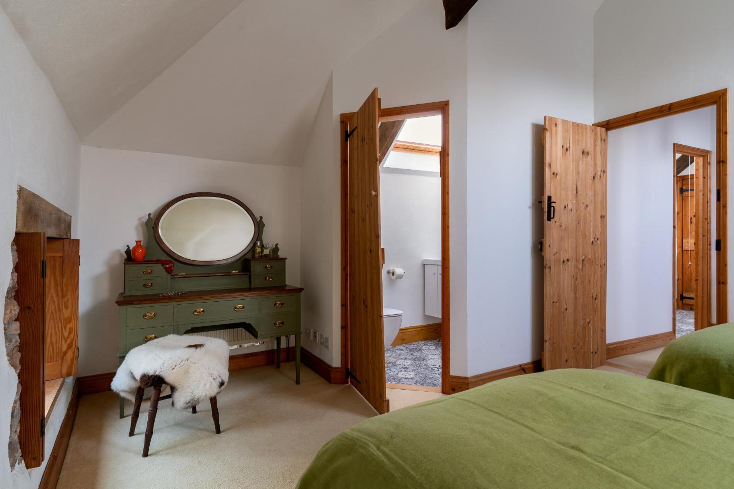 The Old Coach House - Converted barn with private garden parking and fireplace view 4