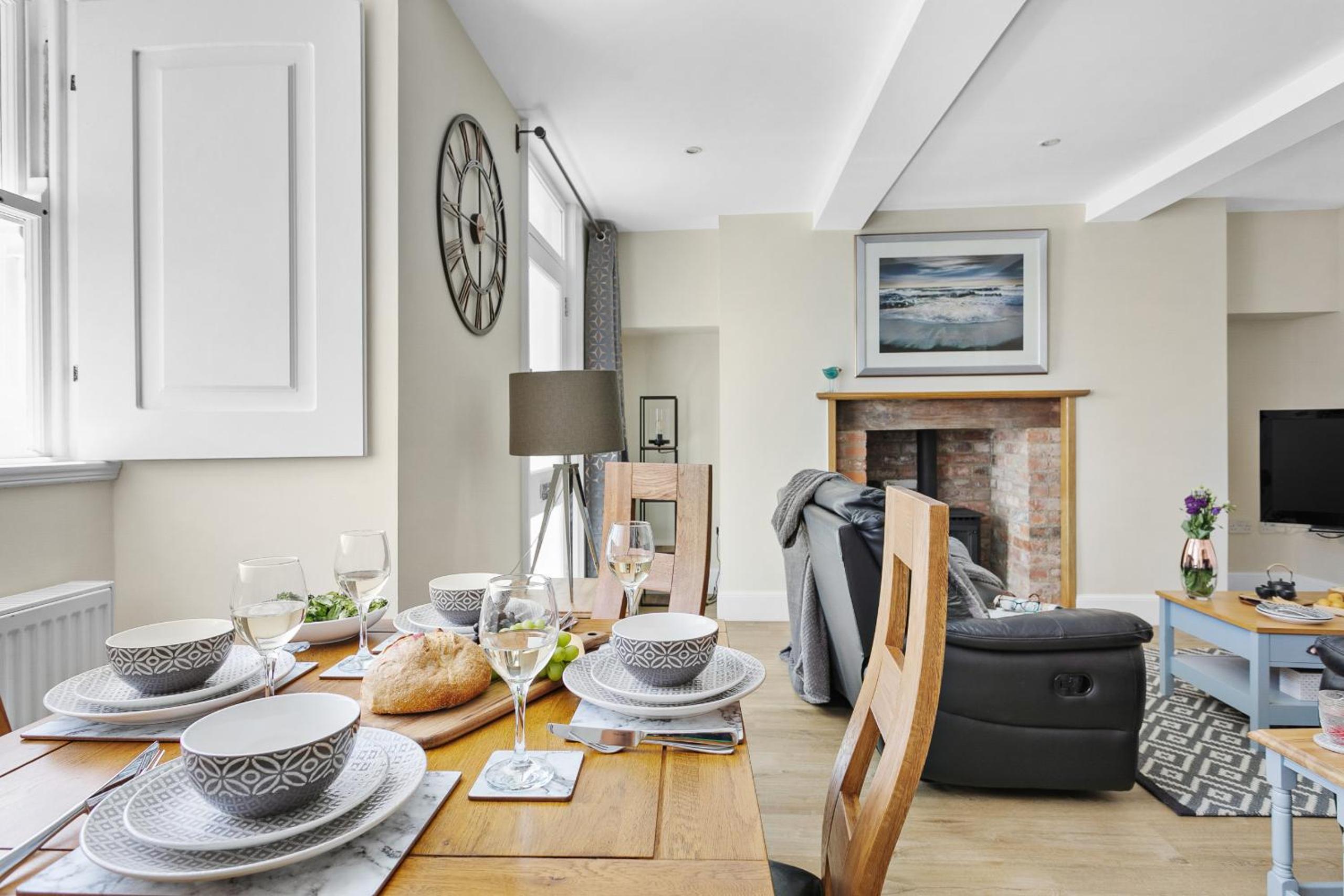 Sovereign House - Close to harbour with parking view 4