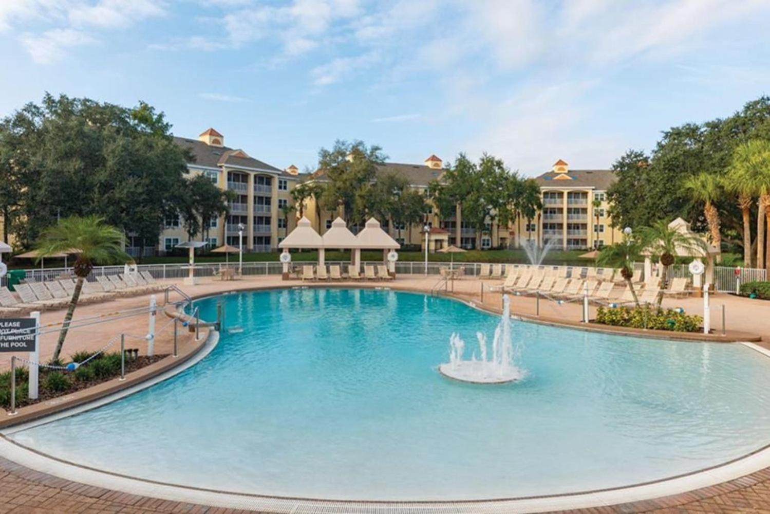 Relax after the Orlando parks in this 1BD resort condo with pools, restaurants, activities etc