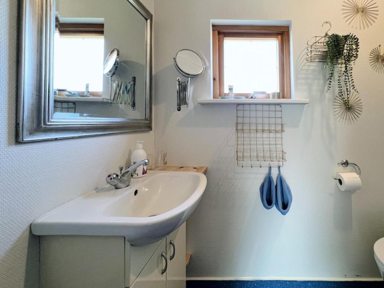 Cosy Two-bedroom Cottage In Lovely Surroundings