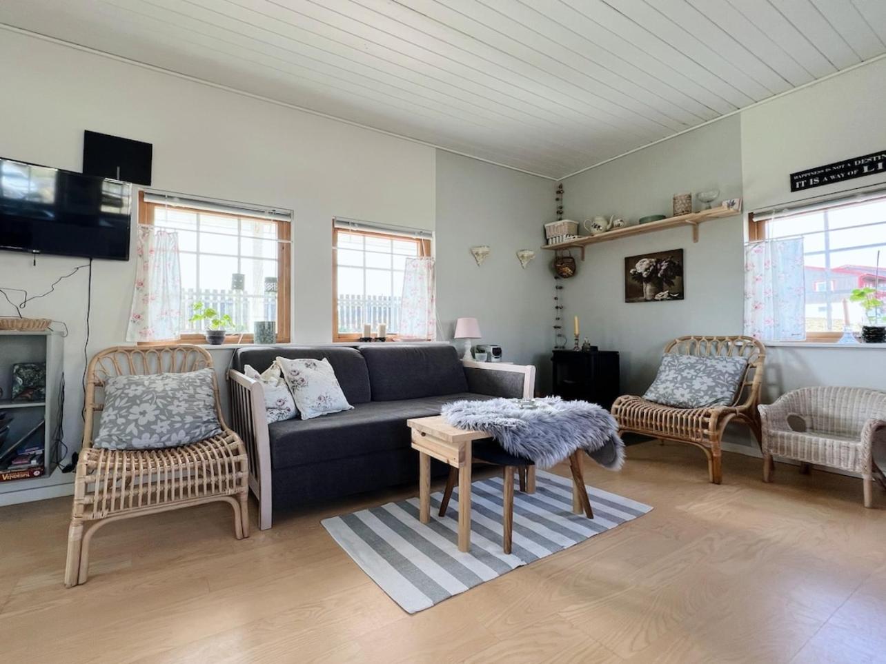 Cosy Two-bedroom Cottage In Lovely Surroundings