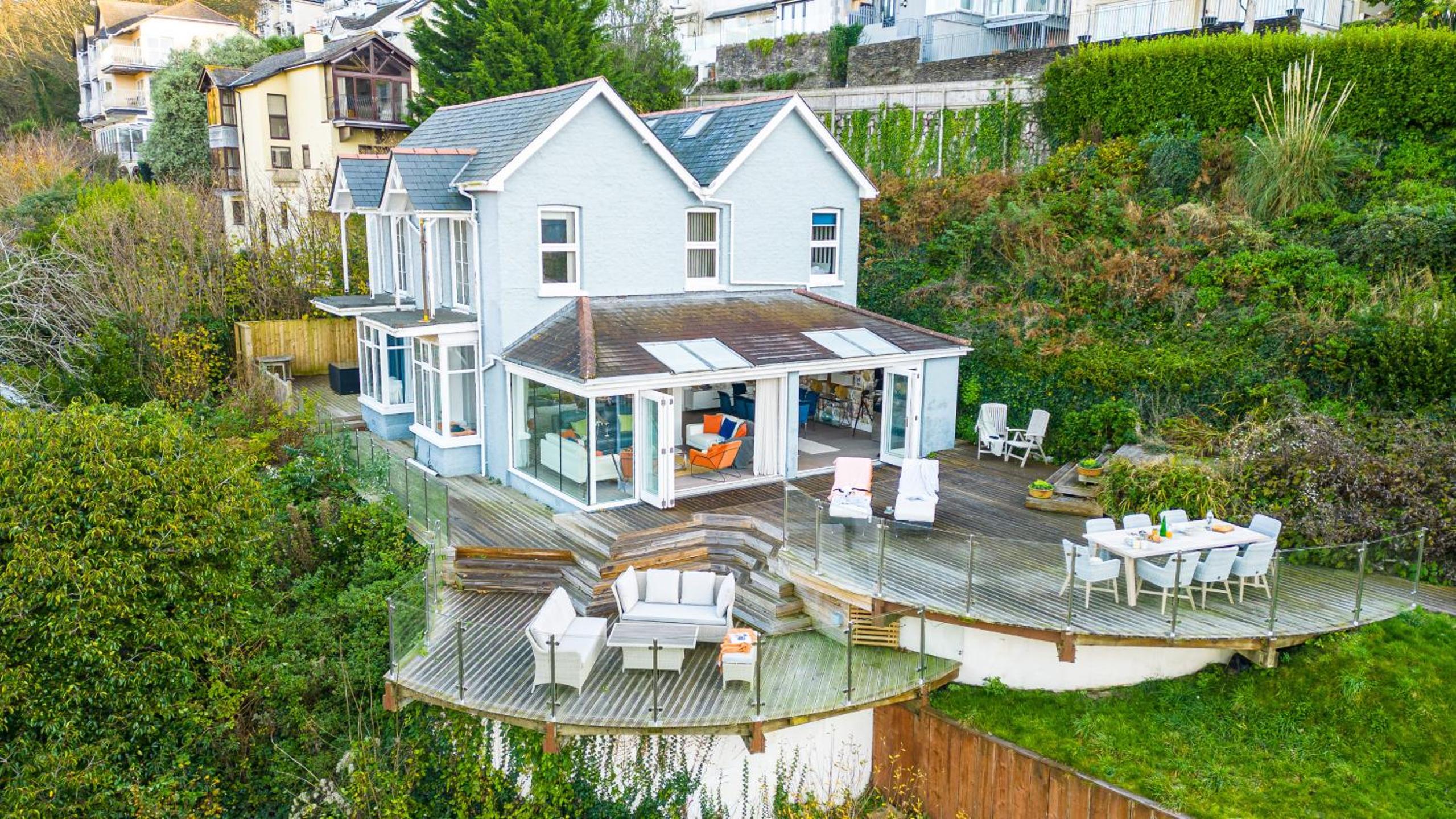 Homefield - Chic charm with unrivalled river views