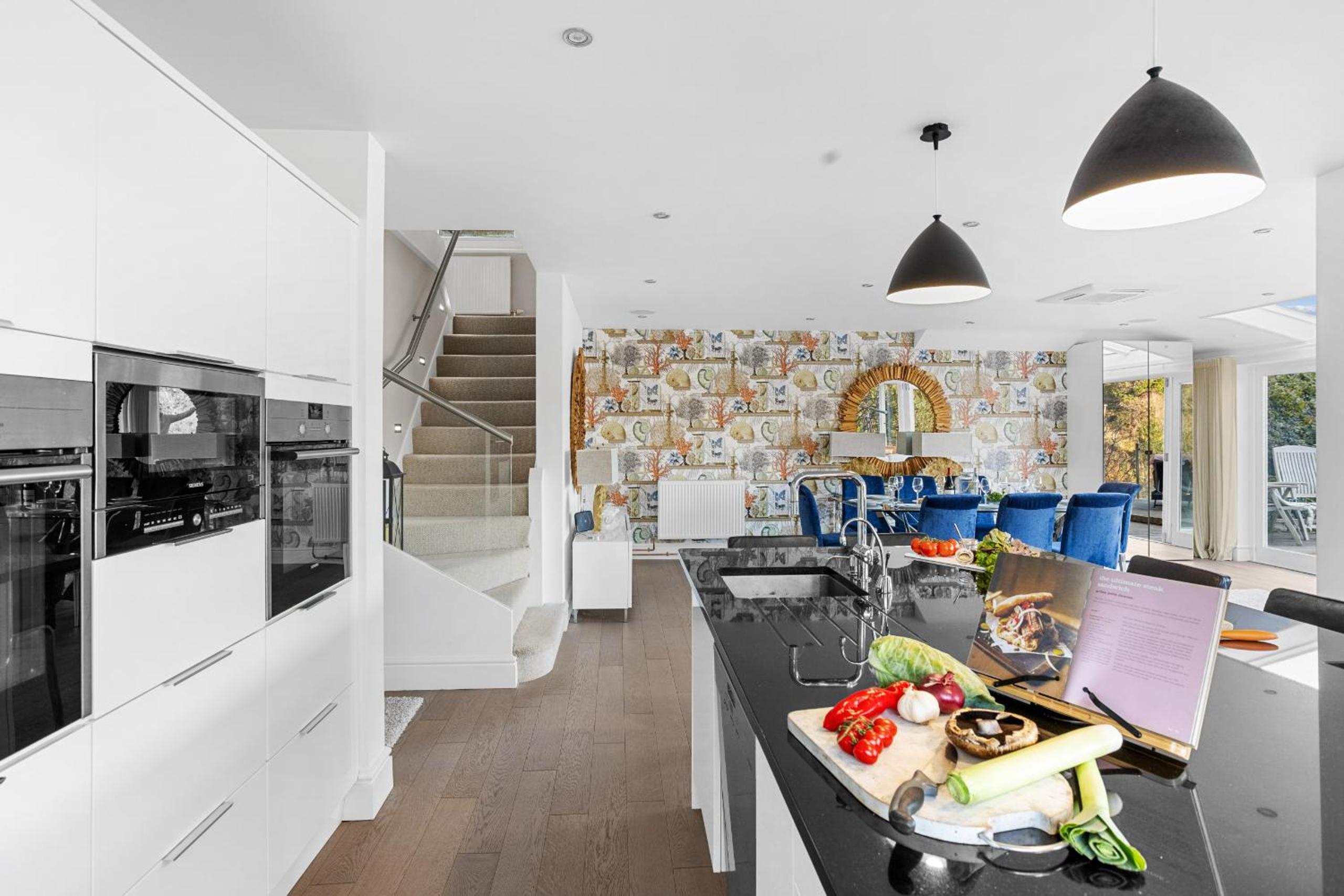 Homefield - Chic charm with unrivalled river views