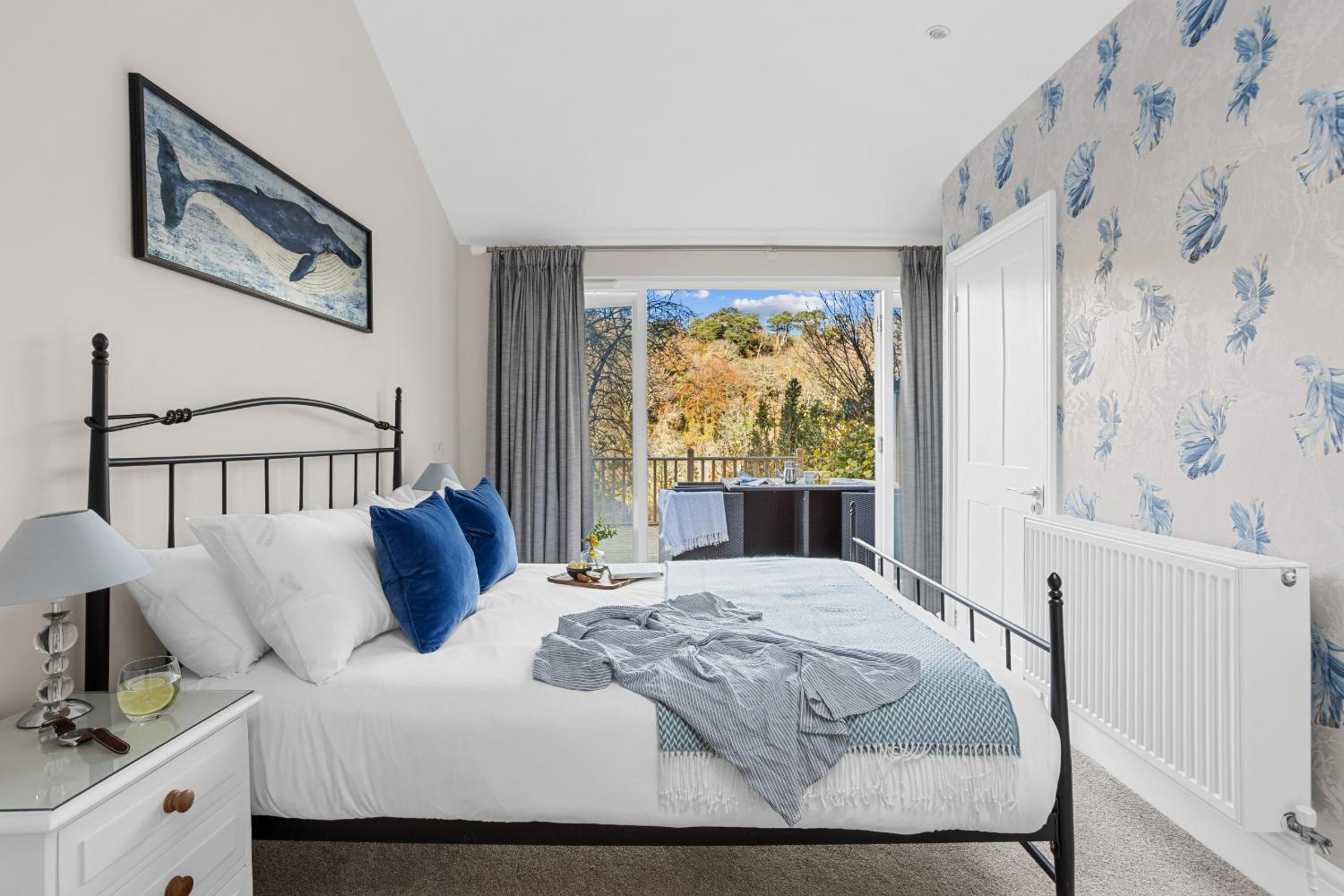 Homefield - Chic charm with unrivalled river views