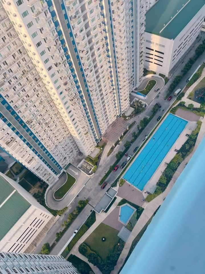 GM STAYCATION - 1 Bedroom, Parking, Gym, Pool, Getaway, Condo view 3