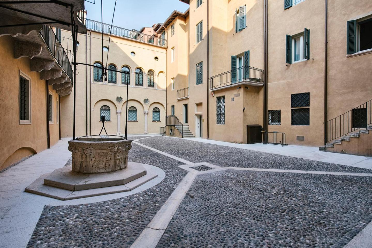 Palazzo Confalonieri da Lisca