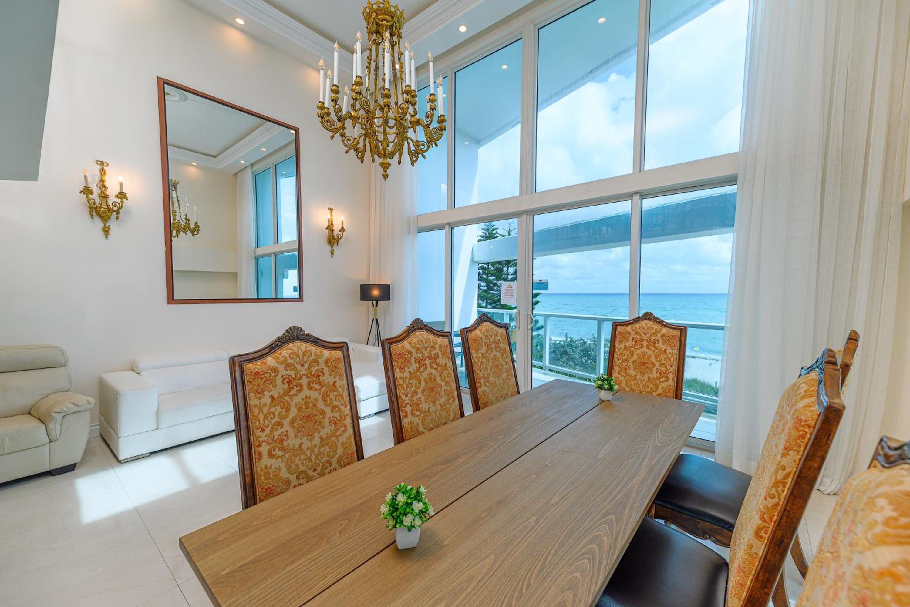 SeaStays-Miami Beach Apartments