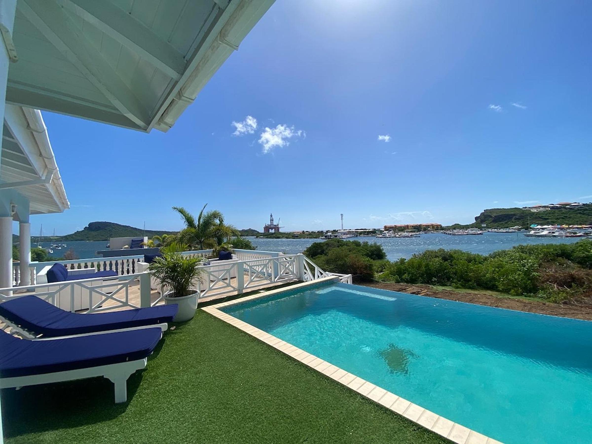 The Harbour View Villa - Breathtaking views