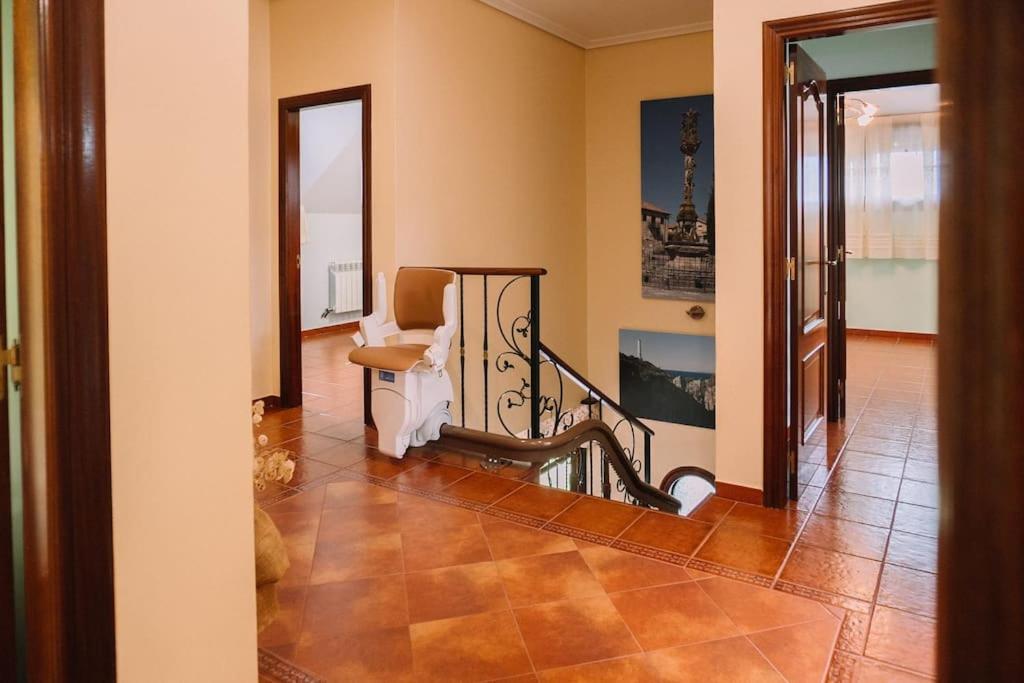 Lujosa casa con vistas increíbles by CABANA Rentals