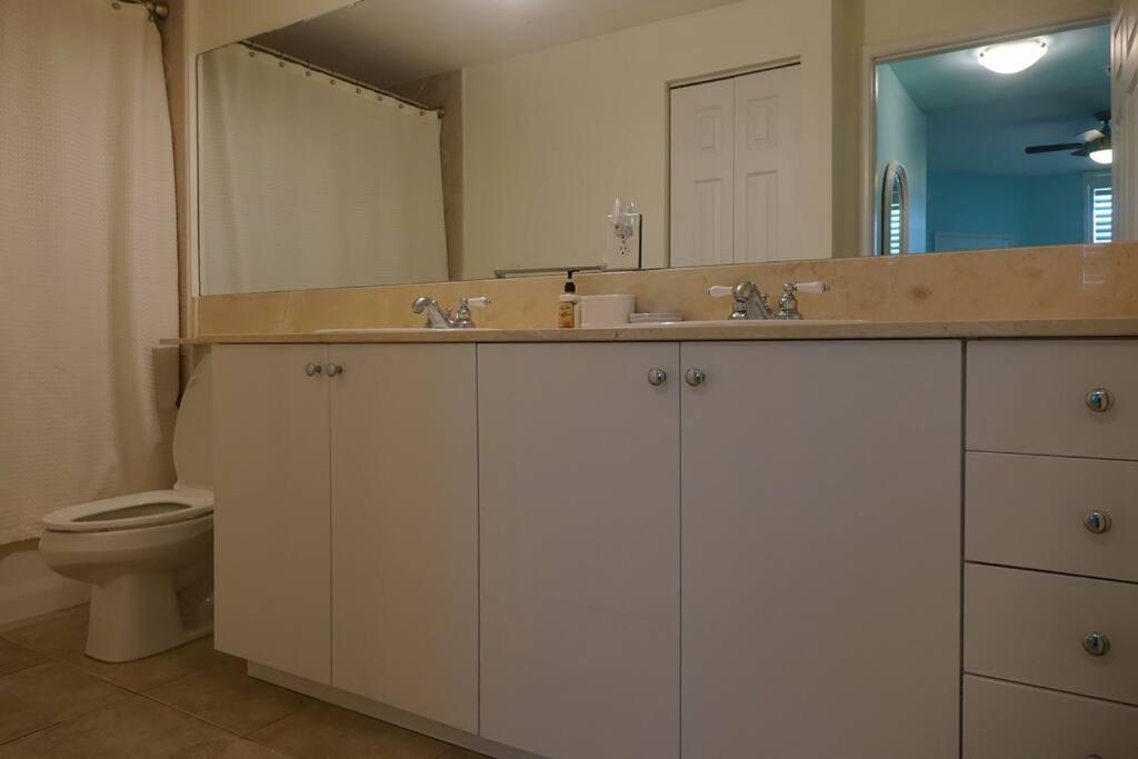 Luxurious, family-friendly 3BR condo on the water view 3