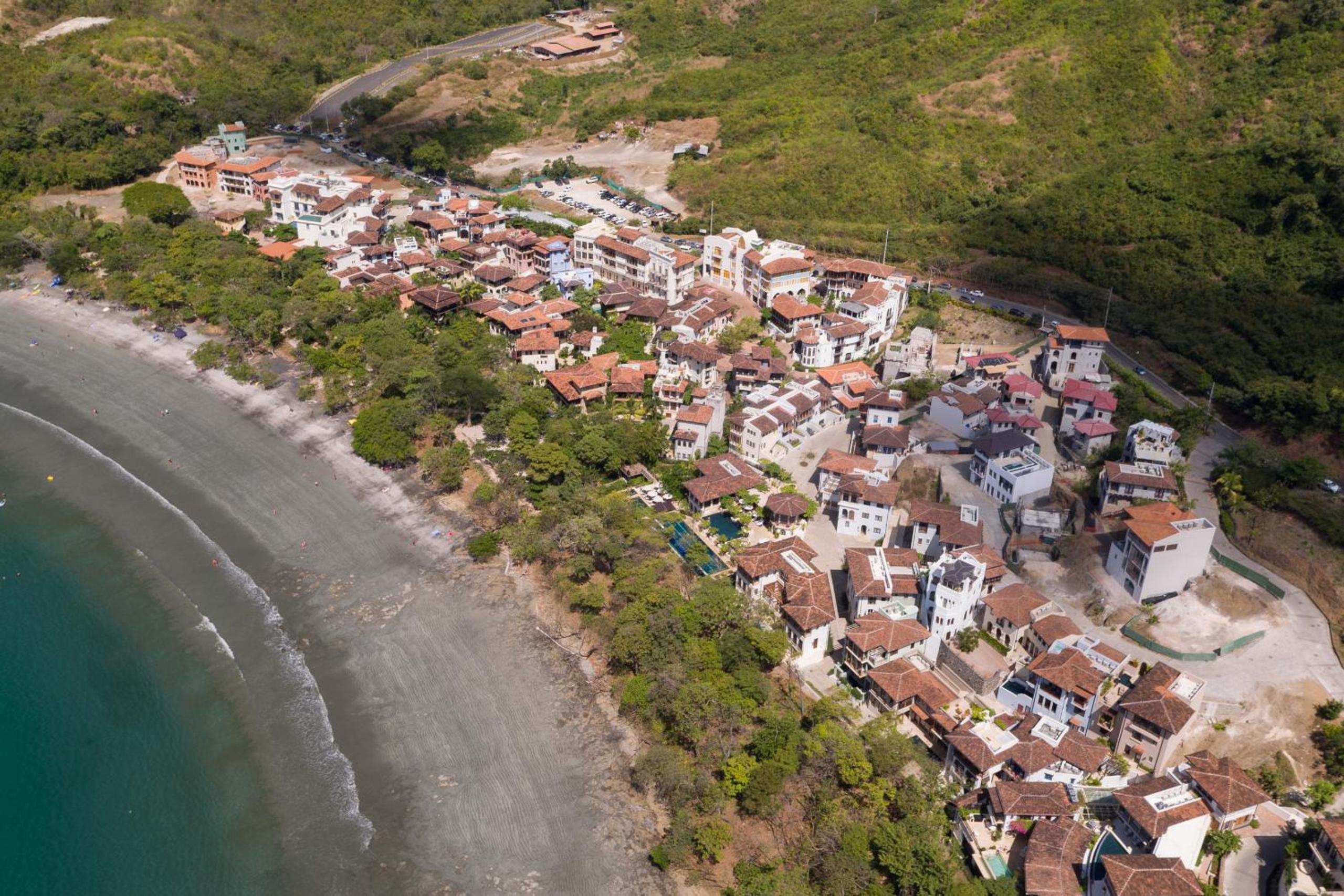Las Catalinas - Studio Cazenovia centrally located, short walk to beach