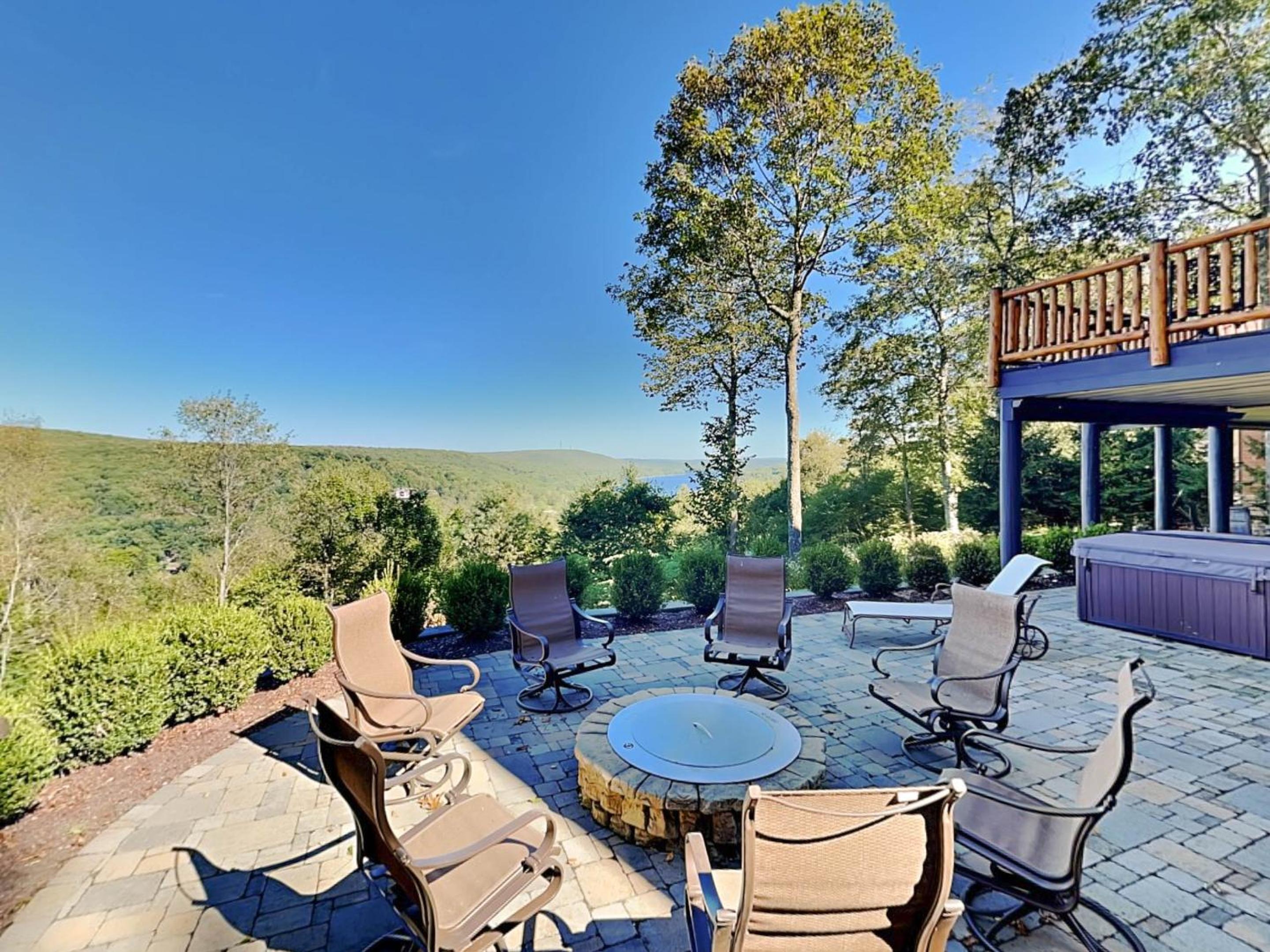 Magnificent Mountain Lodge view 2