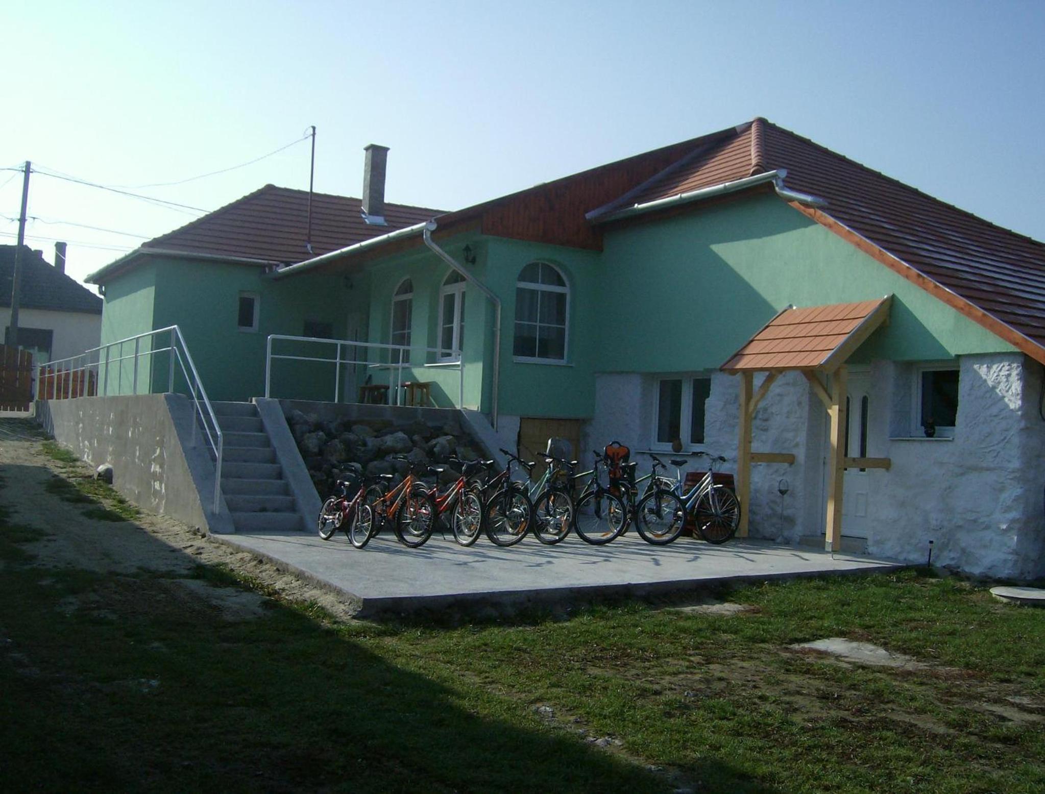 KOÓS VENDÉGHÁZ