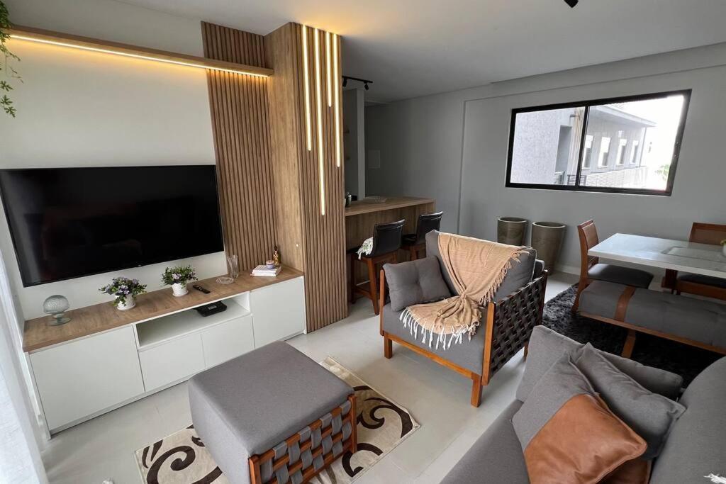 Lindo Apartamento de 3 dormitórios em Bombinhas
