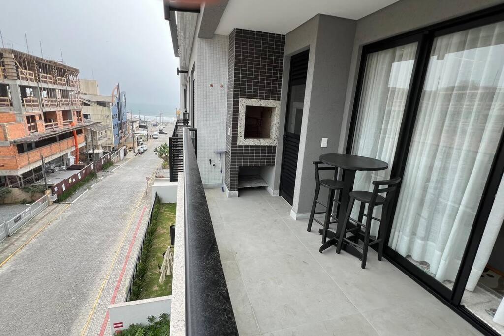 Lindo Apartamento de 3 dormitórios em Bombinhas